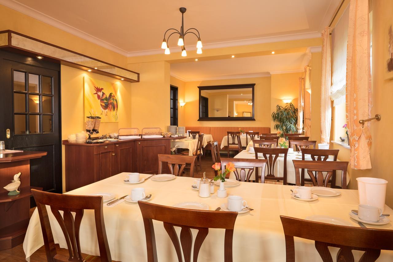 Hotel Heuboden Умкирх Экстерьер фото